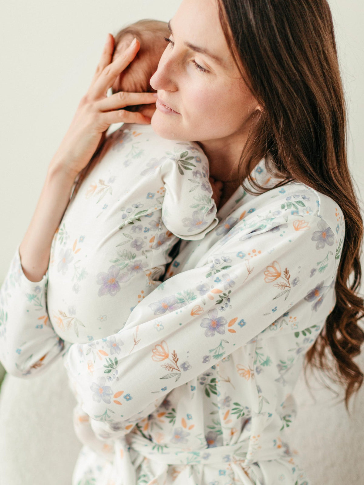 mom robe modern daisy 2